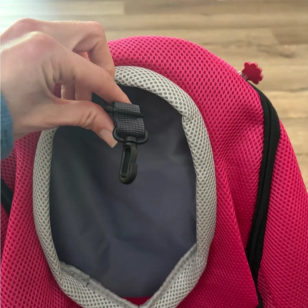 Wuffie large pink pet backpack/carrier for dogs up to 26 lbs. NEW